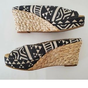 CL by Laundry Daysie Platform Wedge